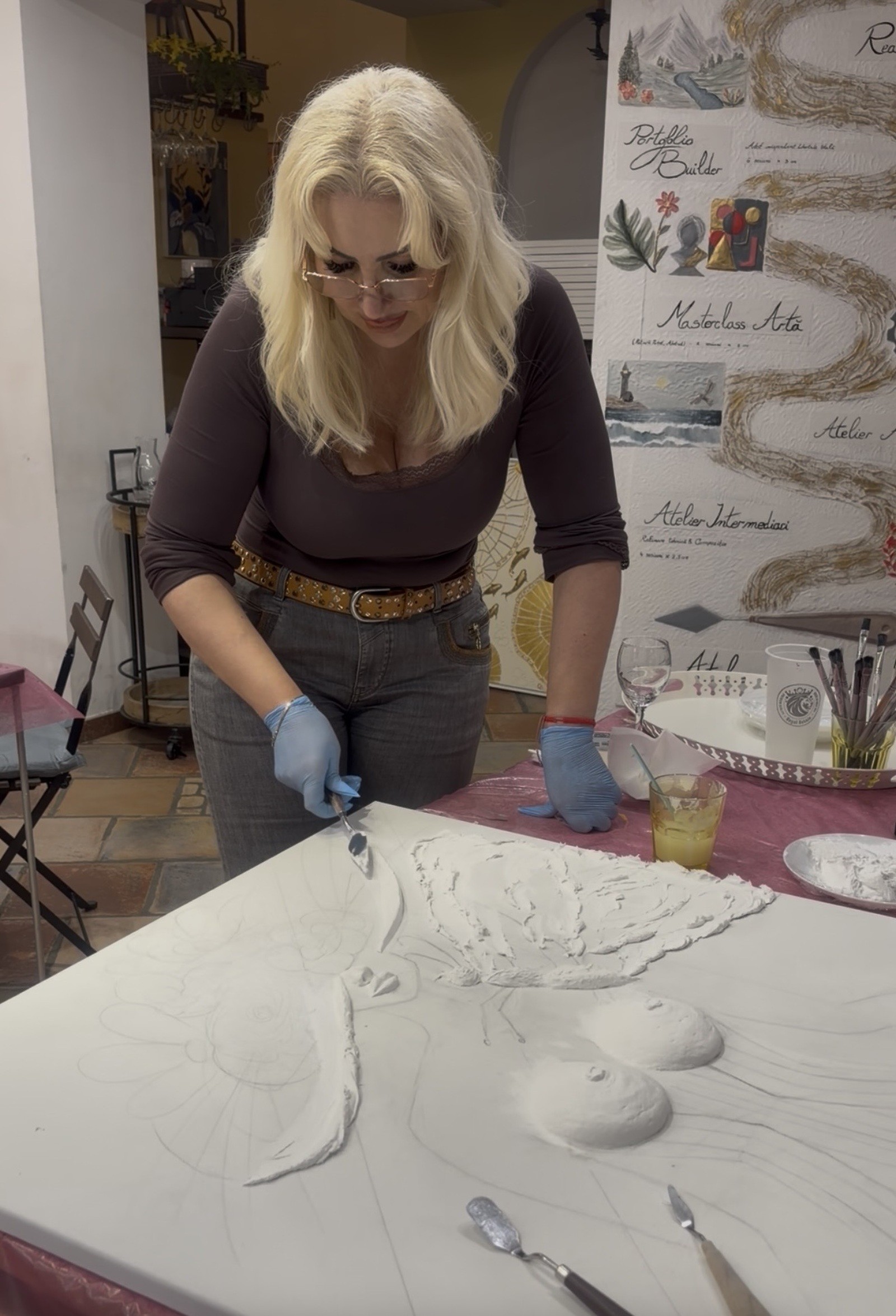 Gabriela Văduva în atelier